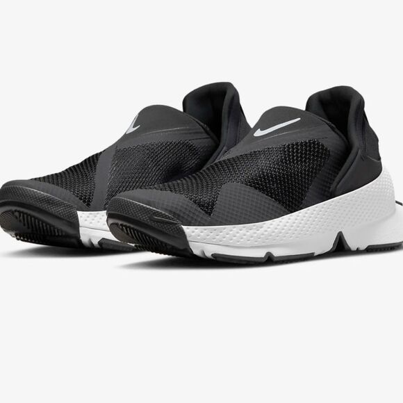 Nike Go FlyEase Easy On/Off Shoes - Picture 2 of 11